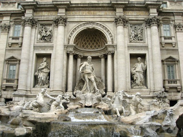Trevi Fountain-06.JPG